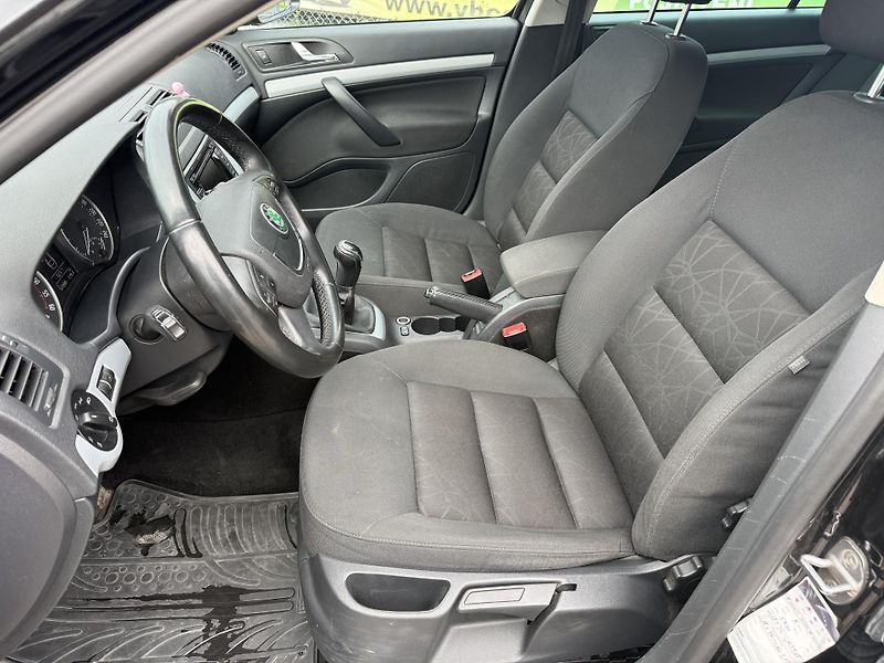 Škoda Octavia 1,6TDI 77kW XENONY - fotka 11 z 20