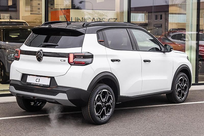 Citroën C3 (2026) 1,2 MAX Turbo 100k + ZIMA - fotka 6 z 27