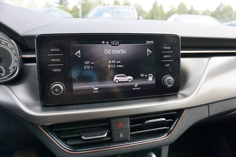 Škoda Kamiq (2022) 1,0 81 kW - fotka 25 z 35