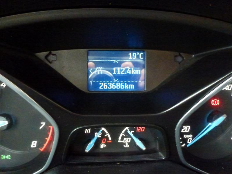 Ford Focus 1,6 16V Eco 150HP - fotka 27 z 41