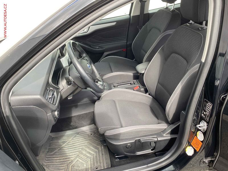 Ford Focus (2019) 1.5 EcoBlue, AC, tempo, navi - fotka 9 z 19