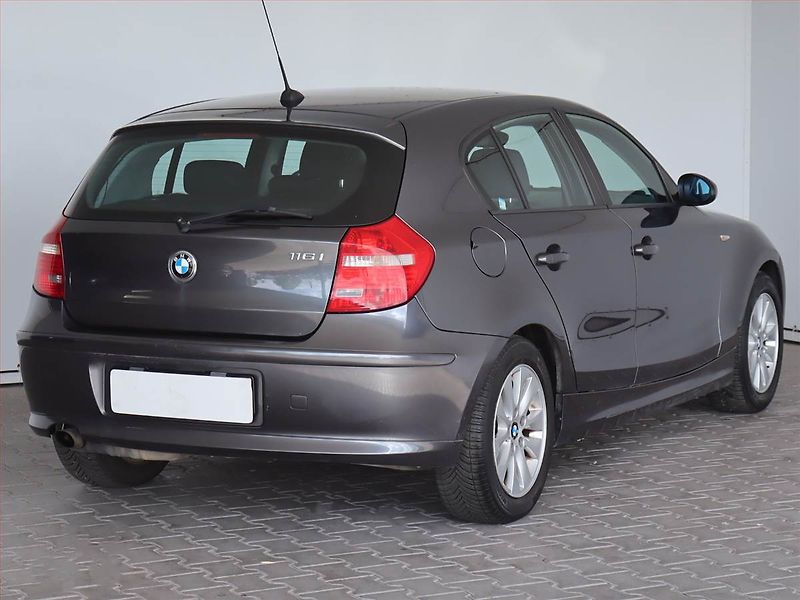 BMW Řada 1 (2007) 116i, jezdí dobře - fotka 5 z 13