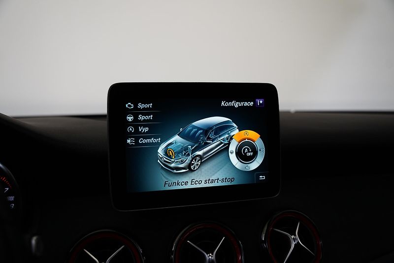 Mercedes-Benz CLA - fotka 18 z 30