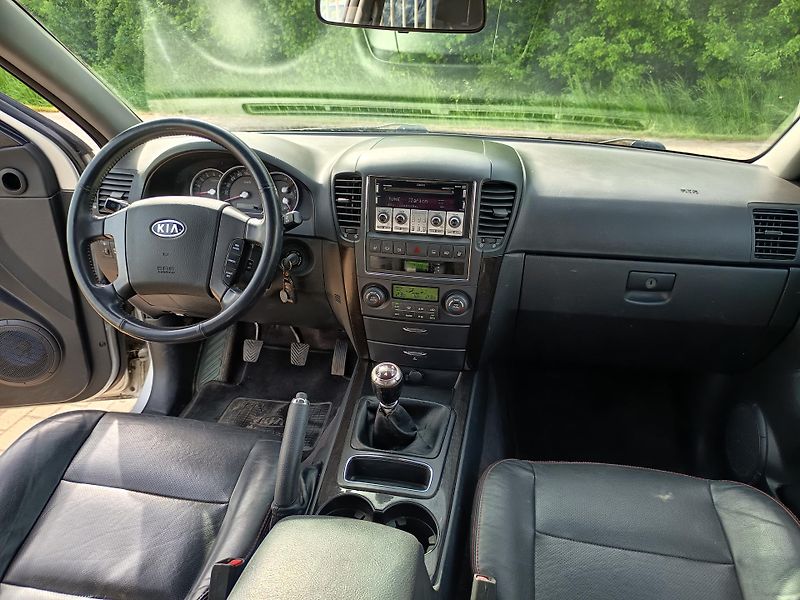 Kia Sorento (2007) 2.5 VGT tažné na 3t. - fotka 33 z 46