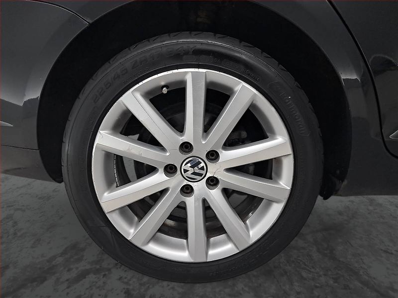 Volkswagen Golf (2012) 1.2 TSI, nová STK, servisované - fotka 14 z 16