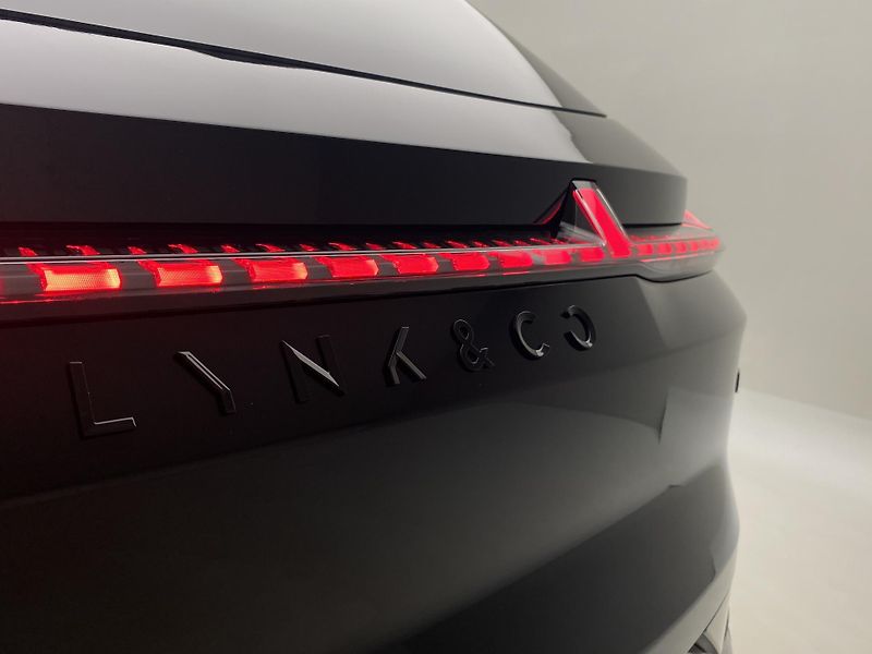 Lynk & Co 08 (2025) MORE PHEV - fotka 24 z 38