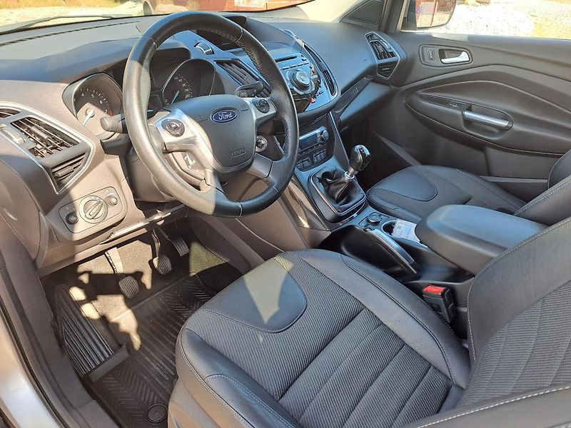 Ford Kuga (2015) 1.8 EB SERVISKA PĚKNÝ STAV - fotka 7 z 29