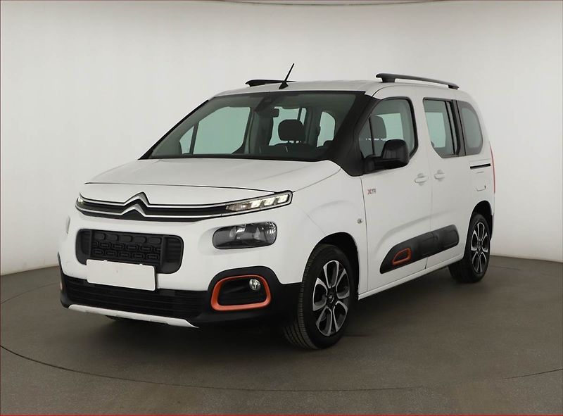 Citroën Berlingo (2019) Feel 1.5 BlueHDi, 5Míst, ČR - fotka 2 z 14
