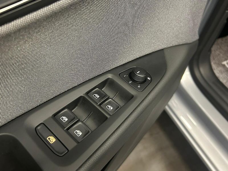 Seat Leon (2020) 1.5 TGI MAN 2020 | Záruka - fotka 18 z 55