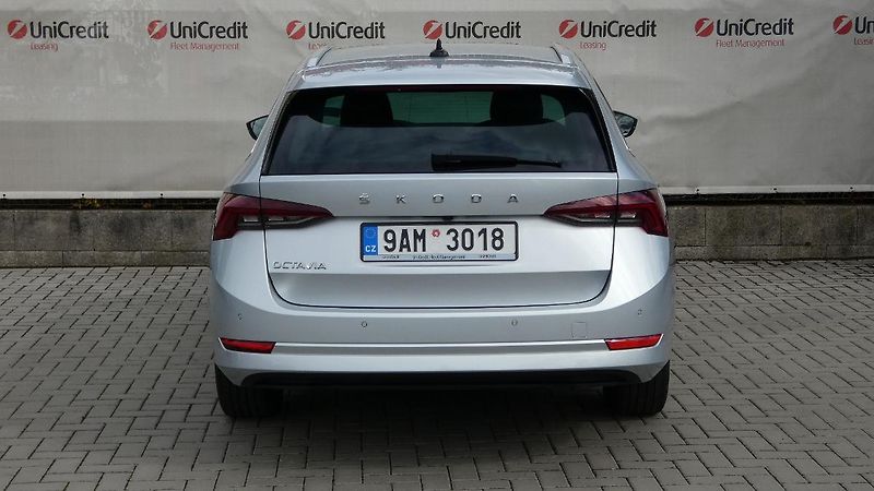 Škoda Octavia 2,0 TDI Style DSG 110 kW - fotka 4 z 24