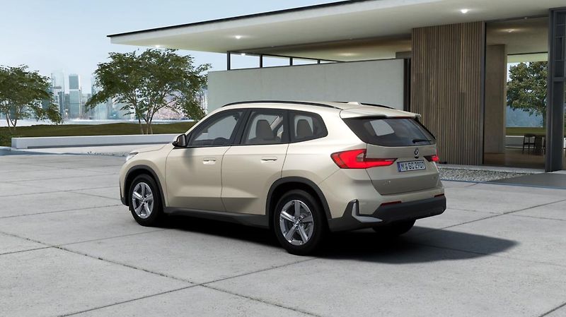 BMW X1 sDrive18i - fotka 3 z 14
