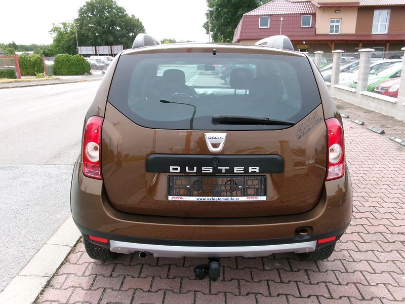 Dacia Duster (2010) 1,6 16V 4x4 KLIMA TAŽNÉ ALU - fotka 5 z 30