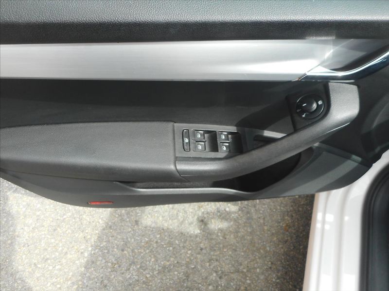 Škoda Octavia 1,6 TDi - fotka 10 z 22
