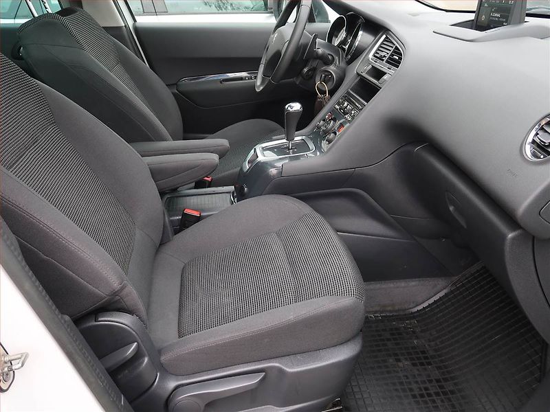 Peugeot 5008 (2014) Active Pack 1.6 HDi, Automat - fotka 9 z 19