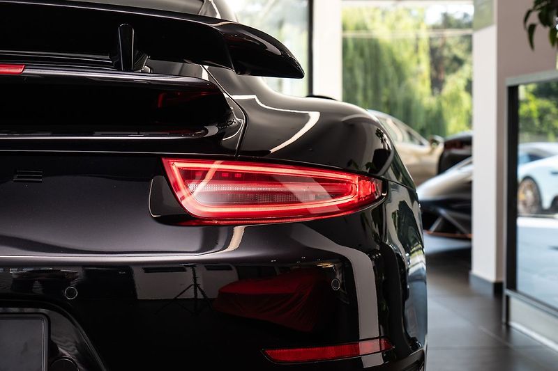 Porsche 911 Turbo S Karbon/Burmester/PCCB/ - fotka 22 z 23