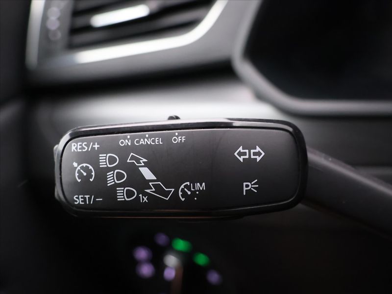 Škoda Superb 1.6 TDI Style+ Navi Tažné - fotka 15 z 28