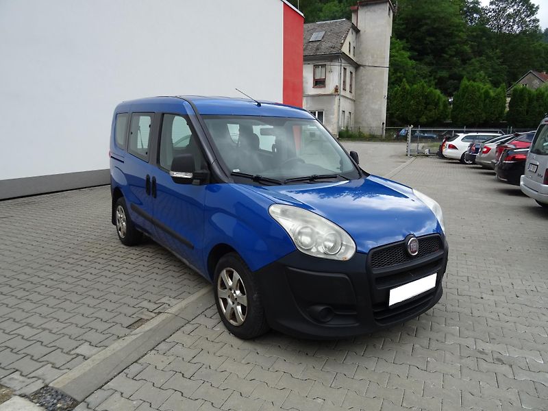 Fiat Dobló (2011) 1.3 JTD 66kw MAN5 - fotka 1 z 24