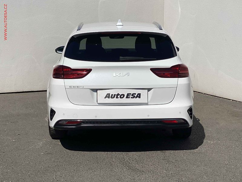Kia Ceed (2024) 1.5 T-GDi SW, 1.maj,ČR, TOP - fotka 5 z 18