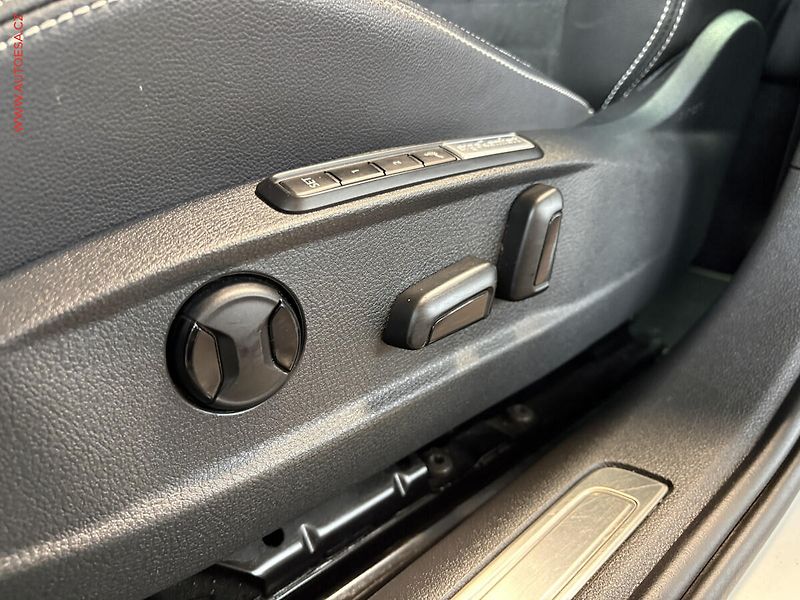 Volkswagen Passat (2020) 2.0 TDi, DSG, navi, LED - fotka 13 z 19