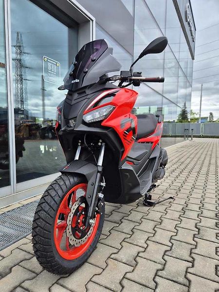 Aprilia SR GT 125 (2026) SPORT - AKČNÍ CENA - fotka 32 z 62