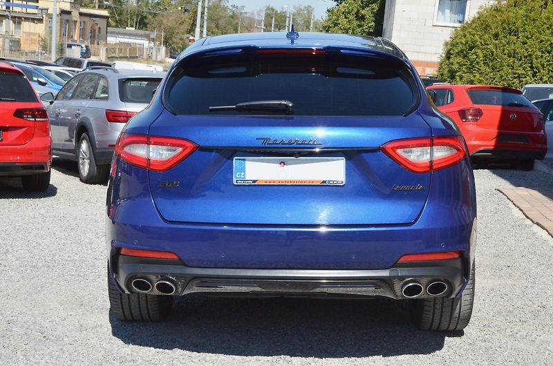 Maserati Levante (2018) 3.0 316kW SQ4 GranSport 106tkm - fotka 5 z 48