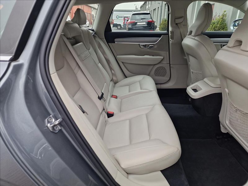 Volvo V90 2.0 D4 Momentum Pro,ČR,1.Maj. - fotka 15 z 50