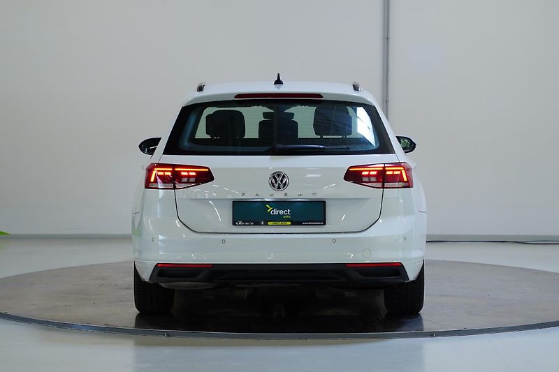 Volkswagen Passat - fotka 6 z 25