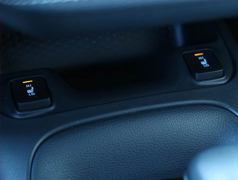Toyota Corolla (2022) 1.8 Hybrid - fotka 16 z 19