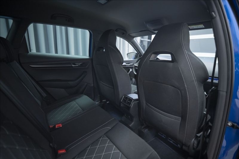 Škoda Karoq 2,0 TDI DSG 4x4 SPORTLINE ČR - fotka 10 z 41