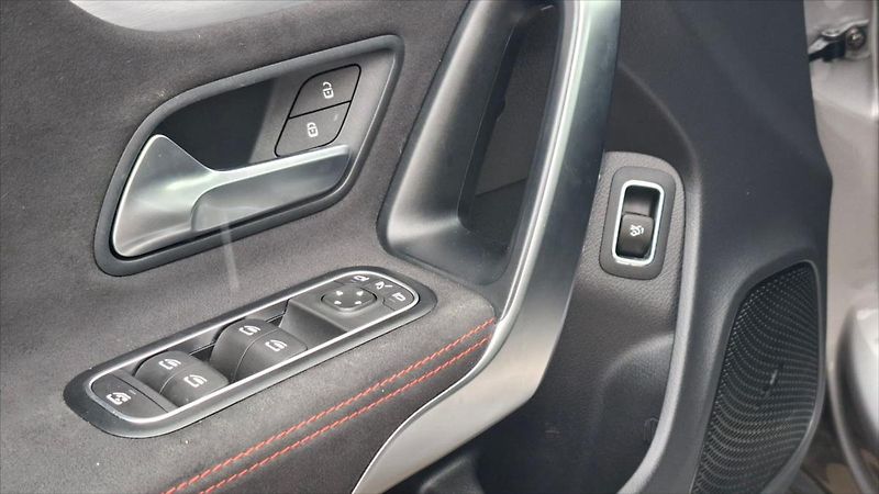 Mercedes-Benz CLA 200 AMG 120 KW DPH ČR - fotka 18 z 21