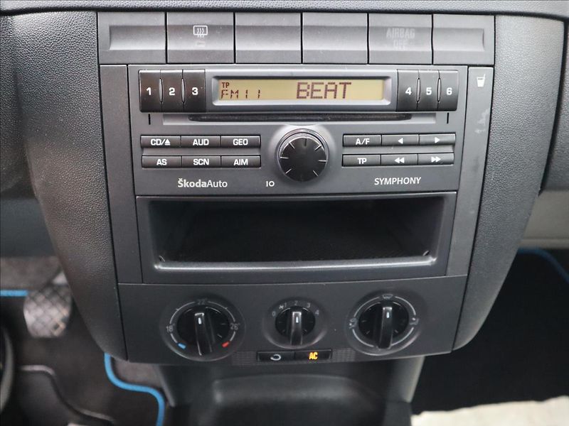 Škoda Fabia 1,4 16V Ambiente Klima - fotka 12 z 38