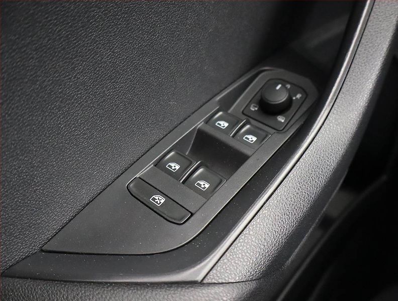Škoda Karoq (2023) Style 2.0 TDI - fotka 15 z 24