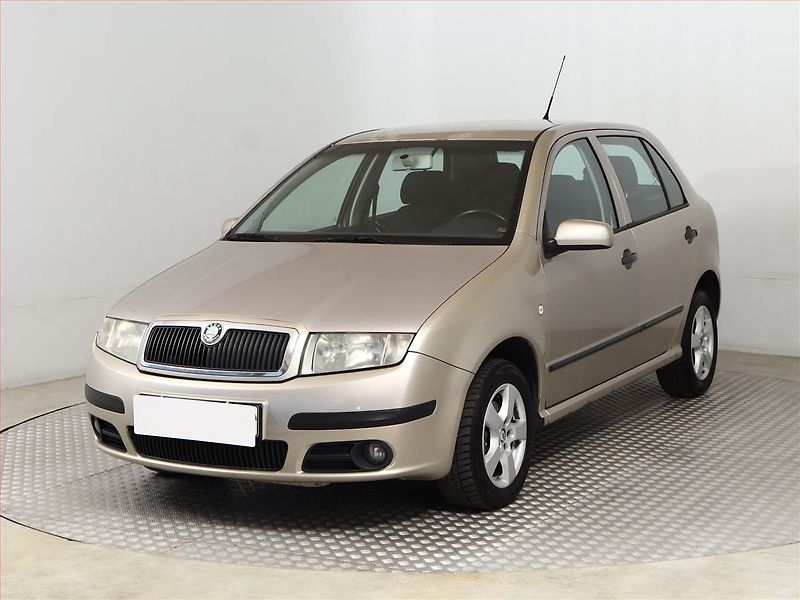 Škoda Fabia (2005) 1.2 12V, Klima, zamluveno - fotka 2 z 12