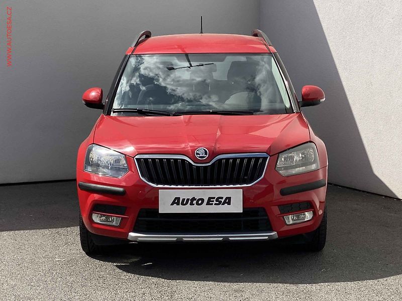 Škoda Yeti (2015) 1.2 TSi, Ambition, DSG, navi - fotka 2 z 17