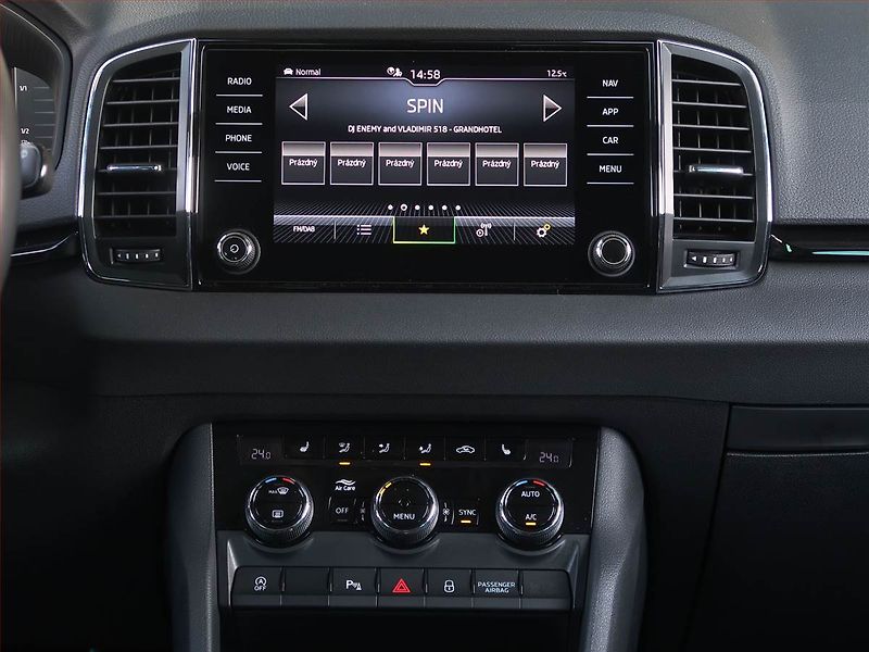 Škoda Karoq (2023) 1.5 TSI - fotka 12 z 16