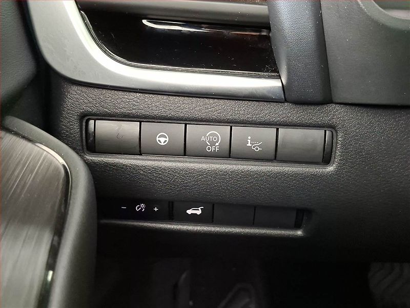 Nissan Qashqai (2022) 1.3 DIG-T - fotka 20 z 23