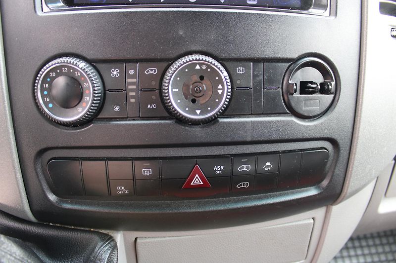 Mercedes-Benz Sprinter 519 CDI 9míst Maxi+klima+webas - fotka 15 z 23