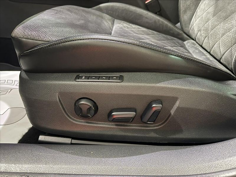 Škoda Superb 2,0   TDI 4x4 DSG SPORTLINE - fotka 10 z 39