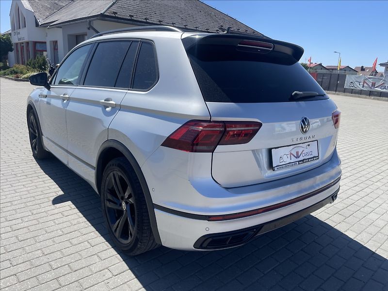 Volkswagen Tiguan 2,0 TDi 110kw DSG R-Line LED R - fotka 3 z 40