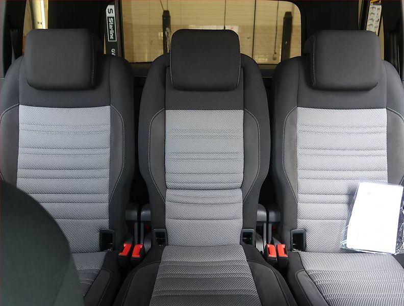 Volkswagen Touran (2017) R-Line 2.0 TDI, Automat - fotka 10 z 20