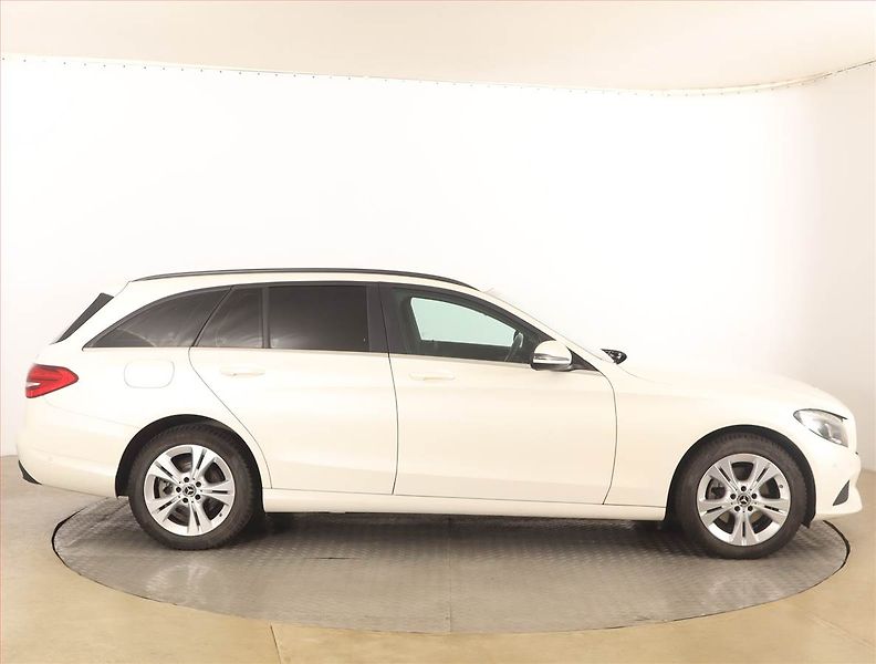 Mercedes-Benz Třídy C (2017) C 220 d, Automat, Kůže, Navi - fotka 6 z 16