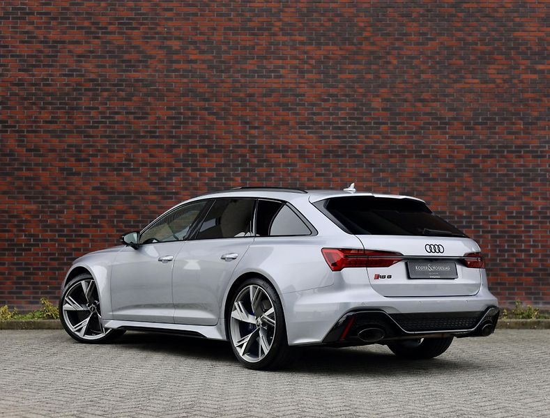 Audi RS 6 (2023) 4.0 TFSI V8 quattro Exclusive - fotka 2 z 49