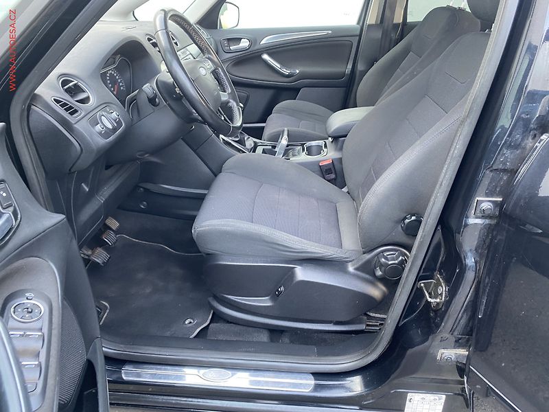 Ford S-MAX (2012) 2.0TDCi, Panor, AC - fotka 9 z 20