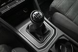 Volkswagen Touran 1,6 TDI 85kW Navi Senzory - náhled 22