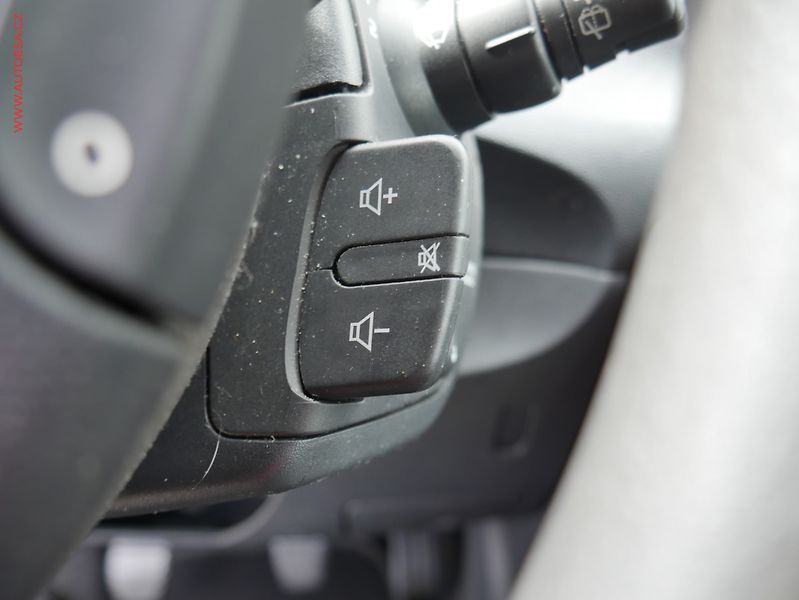 Renault Clio (2011) 1.2i, AC, temp - fotka 14 z 18