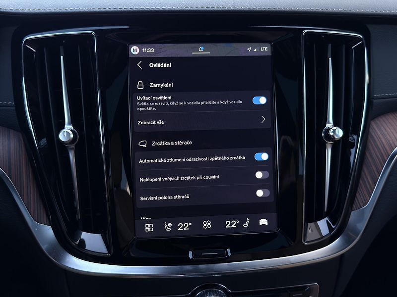 Volvo V60 T8 AWD ULTRA DARK // 335 kW - fotka 44 z 57