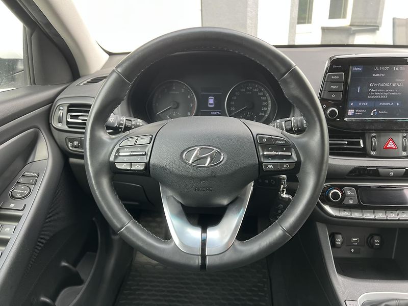 Hyundai i30 (2023) 1.5T-GDi 118kW SMART ČR NOVÉ - fotka 12 z 21