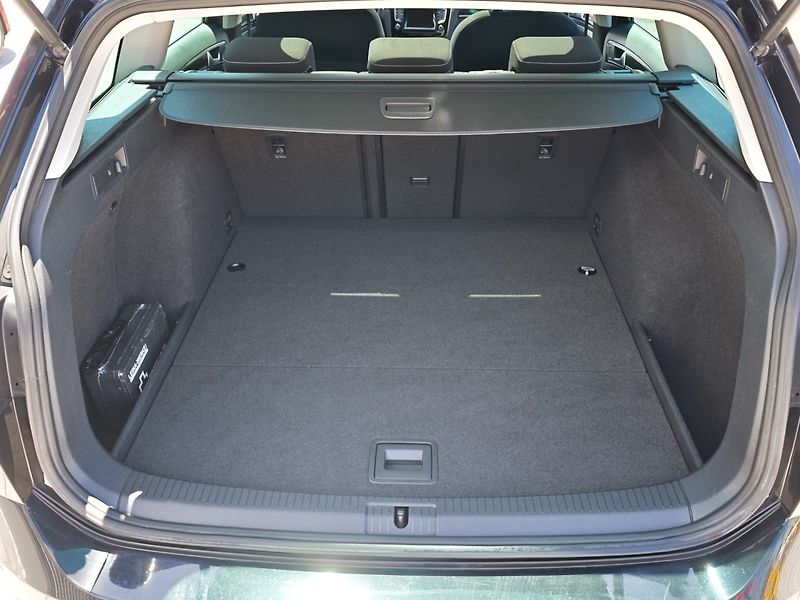 Volkswagen Golf (2014) 2,0 TDI 110 KW Highline - fotka 10 z 35