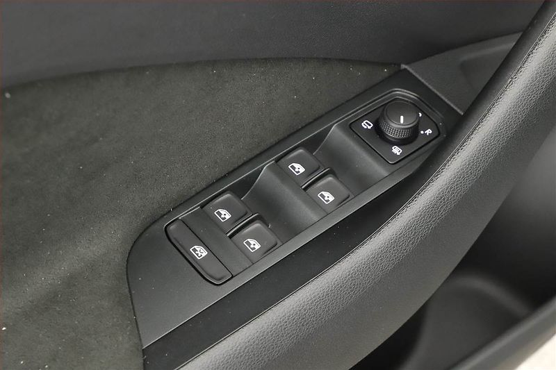 Škoda Scala (2025) 1.0 TSI, Drive - fotka 16 z 18