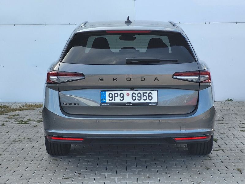 Škoda Superb Sportline 2,0TDI 110kW - fotka 6 z 31
